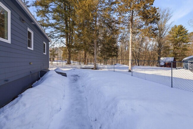 Building Photo - 29 Lovell Rd