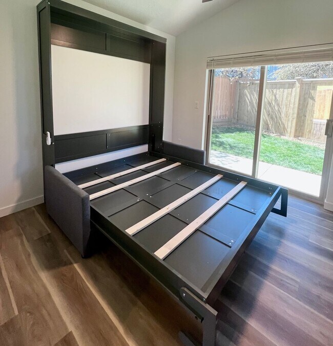 Building Photo - Newly Built! 1 Bed, 1 Bath Home with a fully fenced Yard!