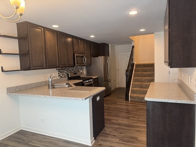 Building Photo - 226 Wildmeadow Ln