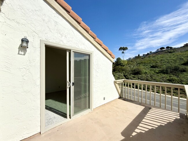 Building Photo - 2 Bedroom + LOFT in La Costa!