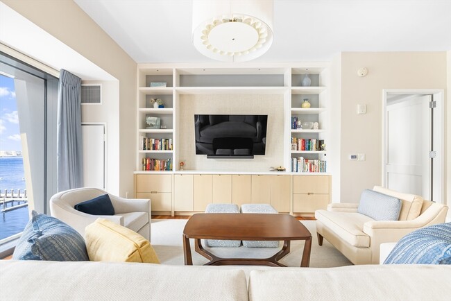 Building Photo - 300 Pier 4 Blvd.