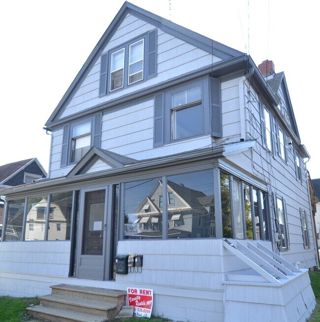 Primary Photo - 540 E Buchtel Ave