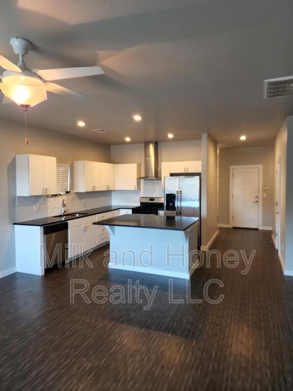 Building Photo - 605 NW 176th St