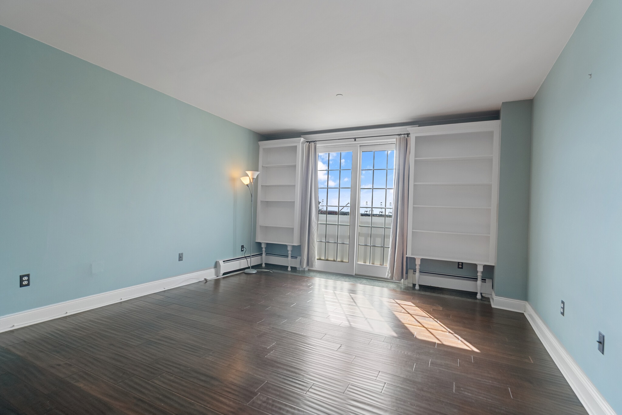 Building Photo - 100 Shearwater Ct E