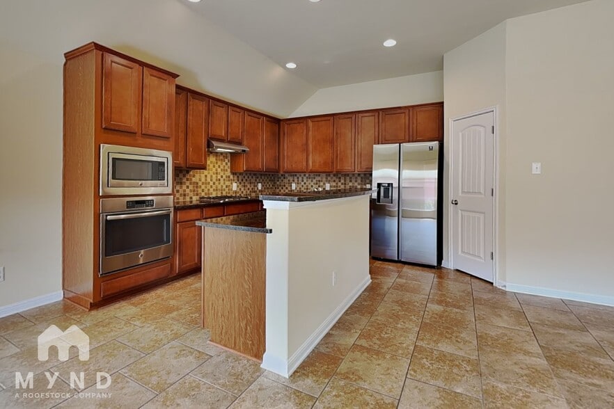 Building Photo - 18401 Rio Chama Ln