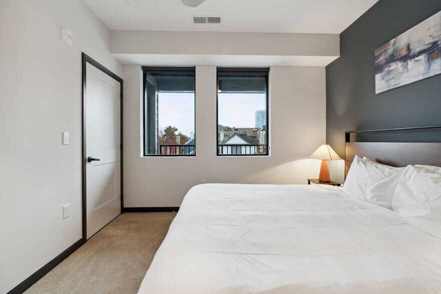 Building Photo - 423 E Michigan St