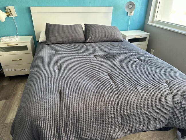 Building Photo - 19201 Collins Ave