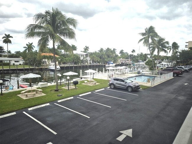 Building Photo - 1731 SE 15th St