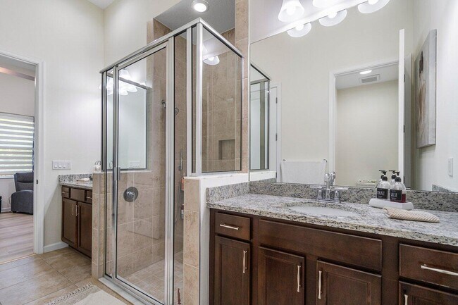 Building Photo - 5160 Willow Crk Dr