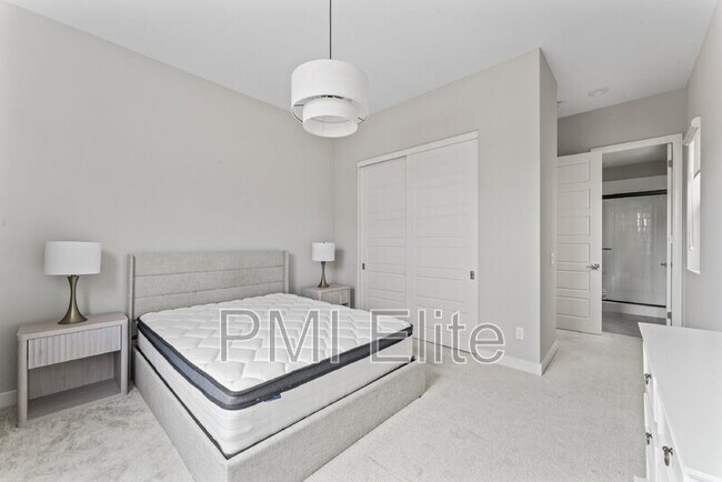 Building Photo - 28649 Windbreak Tr