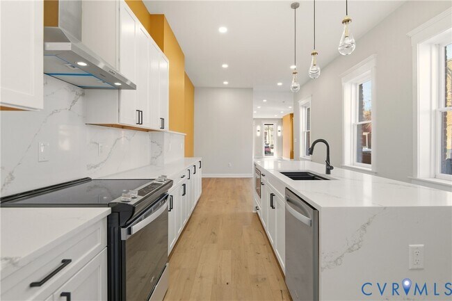 Building Photo - 316 W Clay St