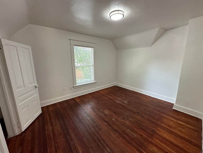 Building Photo - 1253 College Ave NE