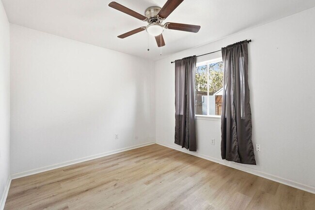 Building Photo - 11011 Almond Grove