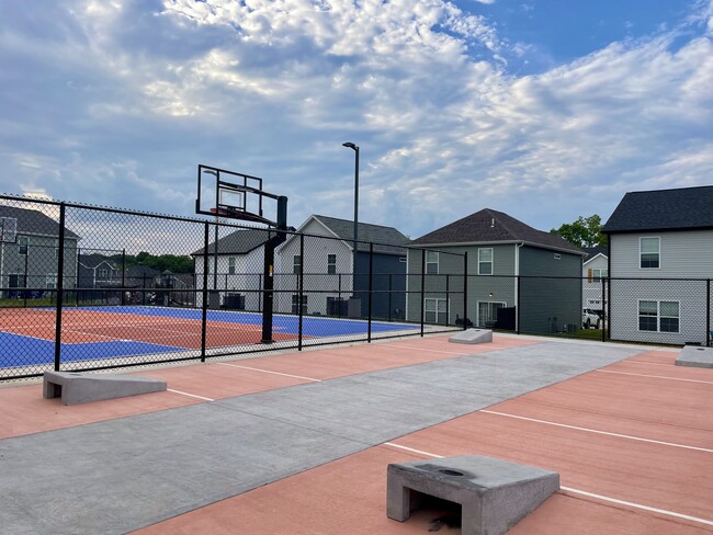 Building Photo - 147 Pinnacle Dr