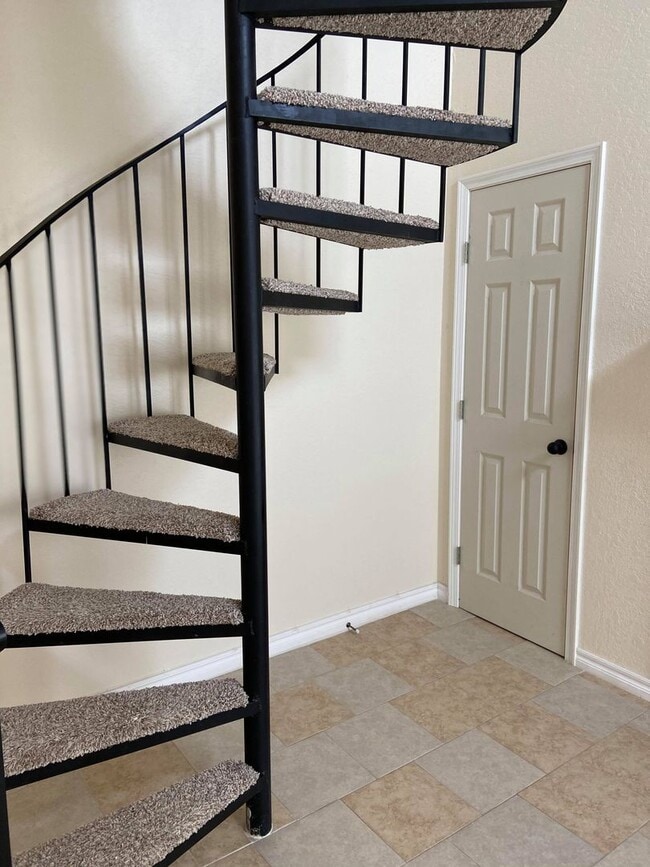 Building Photo - 11530 N May Ave