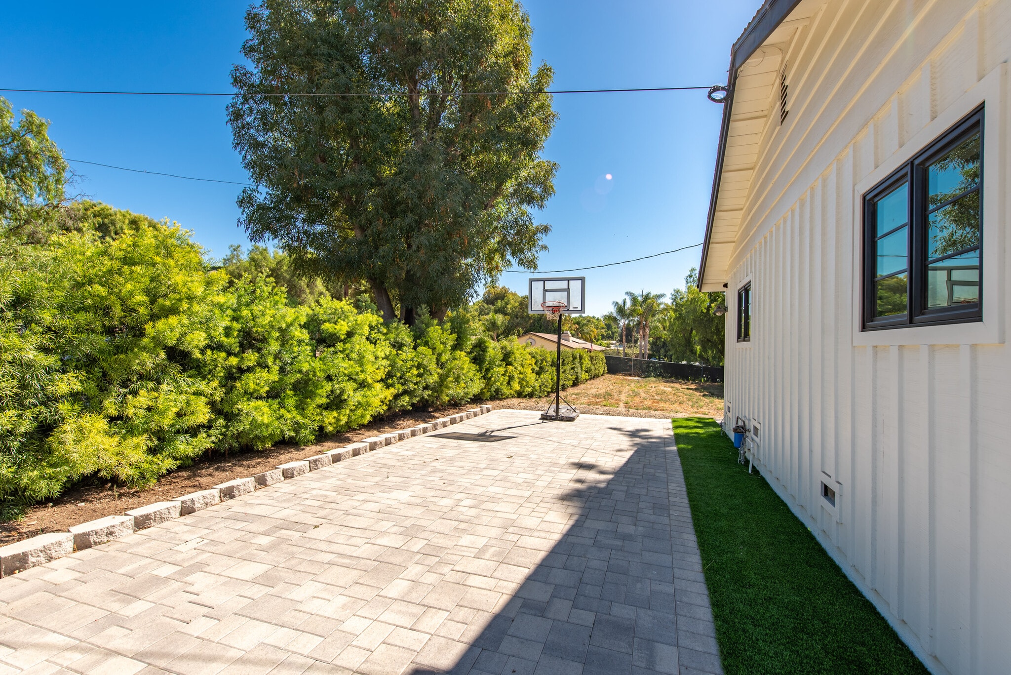 Building Photo - 2474 Barbara Dr