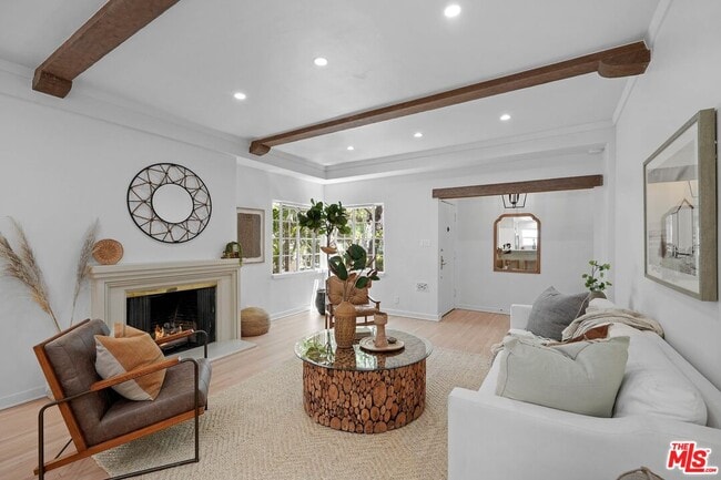 Building Photo - 9677 Charleville Blvd