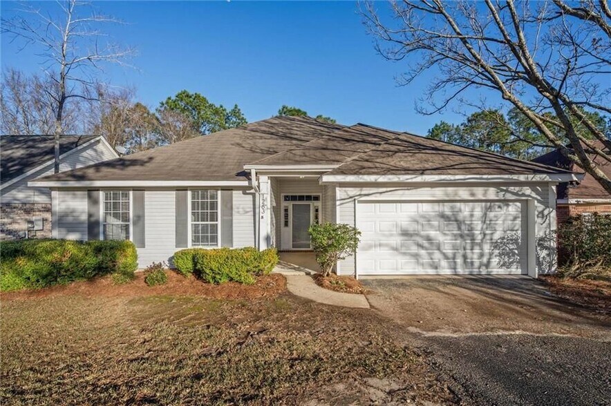 Building Photo - 1263 Smithfield Rd E