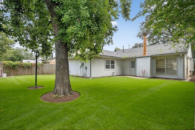 Building Photo - 7331 Misty Morning Dr