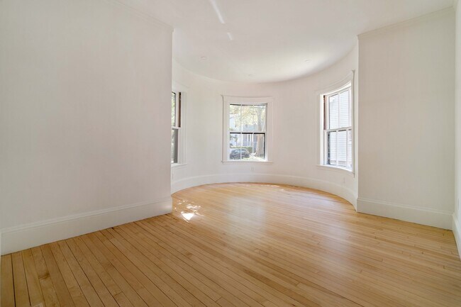 Building Photo - 26 Beals St