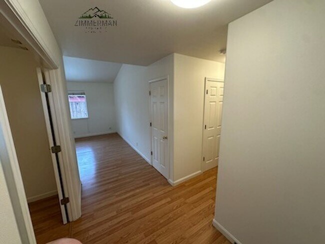 Building Photo - 495 Emily Ln