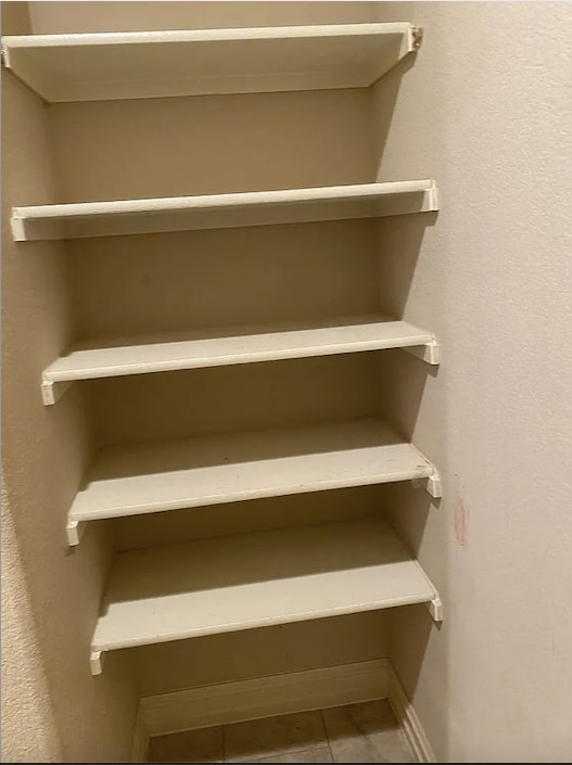 Building Photo - 1006 Jamal Dr