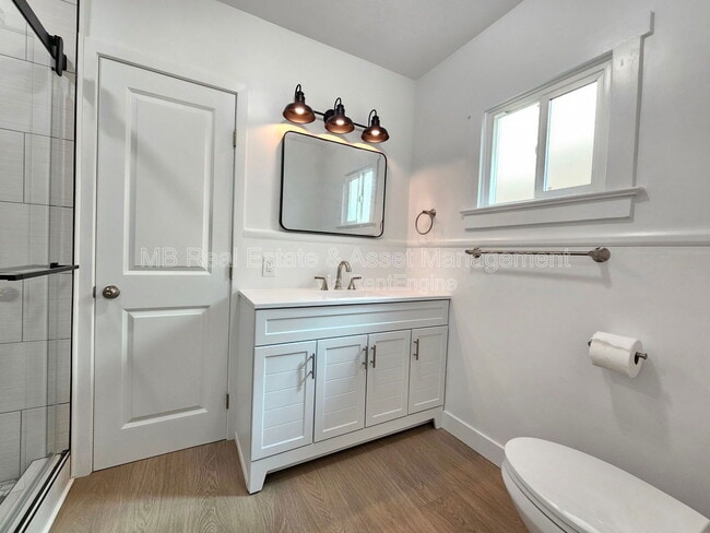 Building Photo - 635 4th St