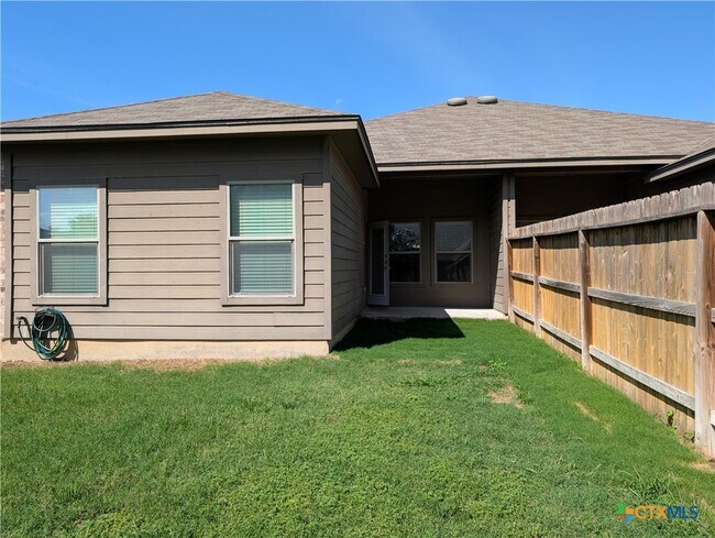 Building Photo - 1227 FM306
