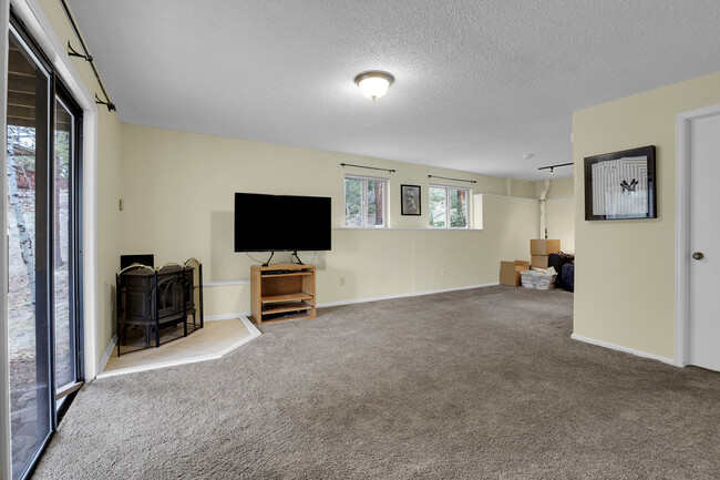 Building Photo - 9209 William Cody Dr