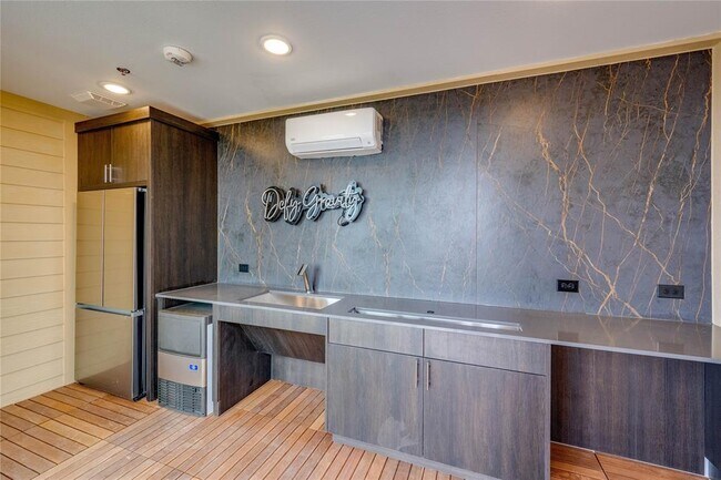 Building Photo - 4801 Springdale Rd