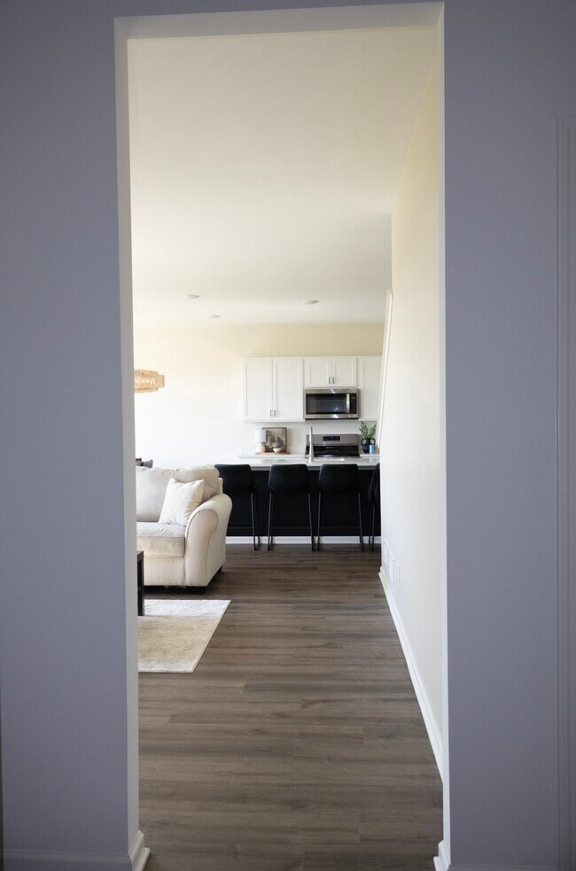 Building Photo - 10550 Azalea Dr
