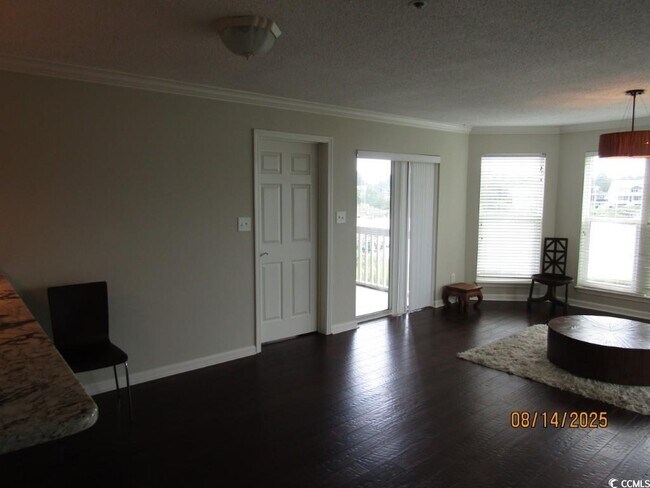 Building Photo - 4560 Greenbriar Dr