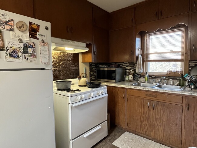 Building Photo - 1 Bedroom for Lease