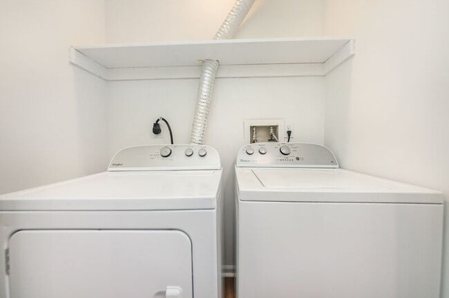 Building Photo - 11134 Pine Hill Rd