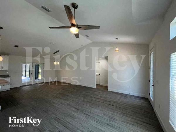 Building Photo - 7411 Wycliff Dr