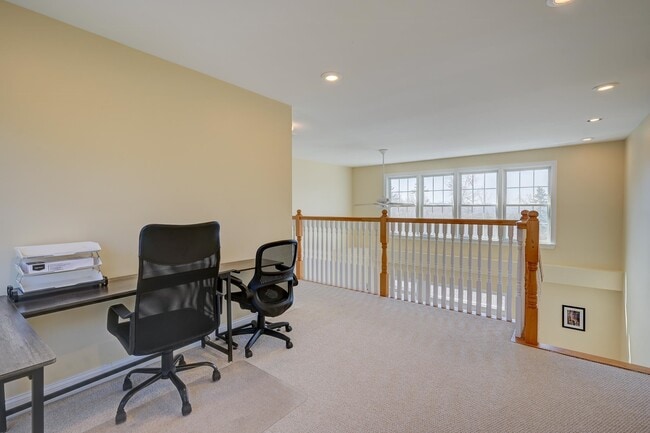 Building Photo - 15 Beechwoods Rd