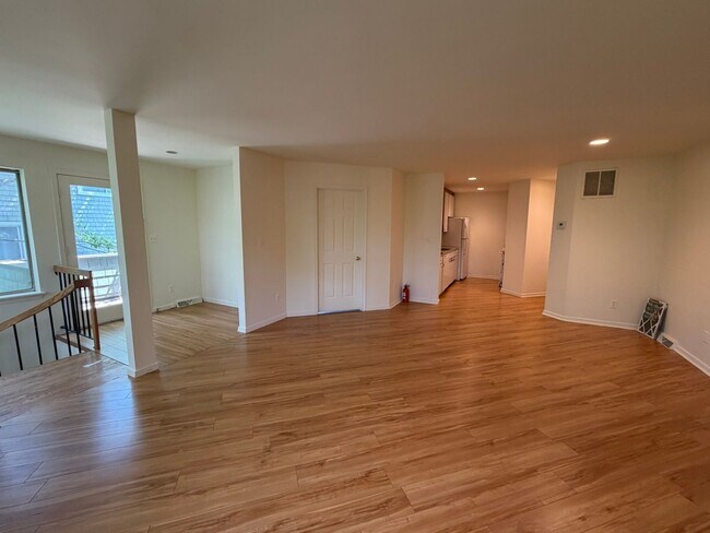 Building Photo - 1250 Clifden Green