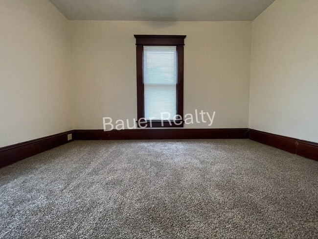 Building Photo - Large Four Bedroom Home