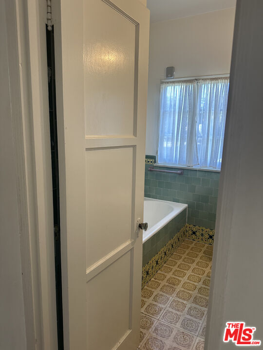 Building Photo - 5564 W 6th St