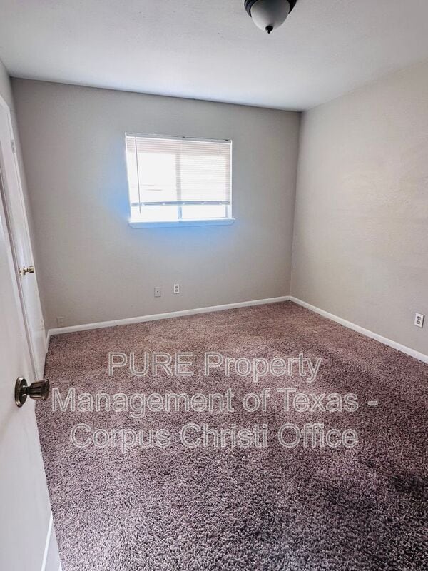 Building Photo - 11942 Mesa Dr