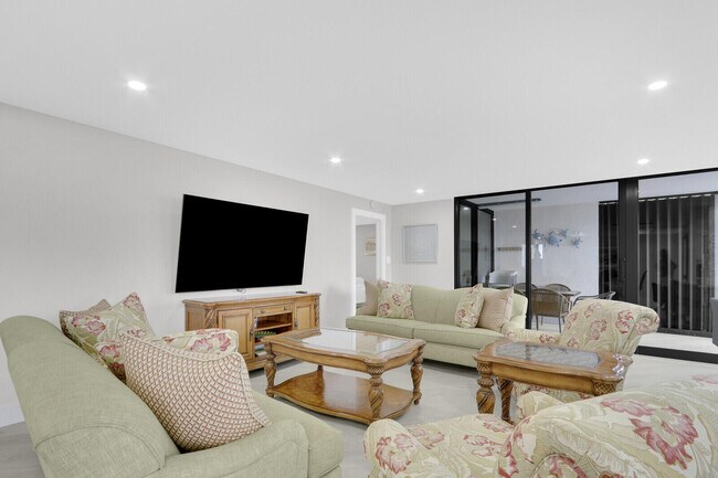 Building Photo - 5380 N Ocean Dr