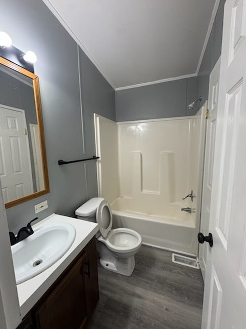 Building Photo - 126 Oak St