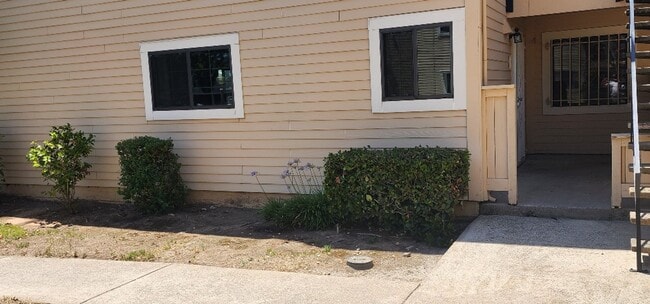 Building Photo - Charming 2-Bedroom Condo in Prime Citrus Heights Location