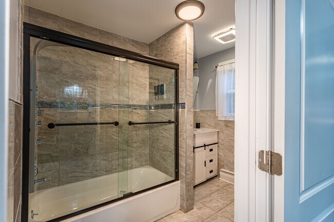 Building Photo - 173 Mountainview Rd