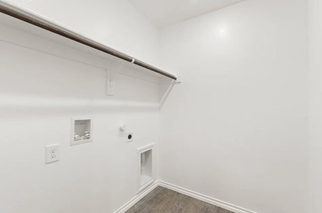 Building Photo - 2841 Hay Ln