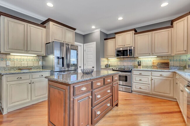 Building Photo - 1016 Red Pepper Ridge