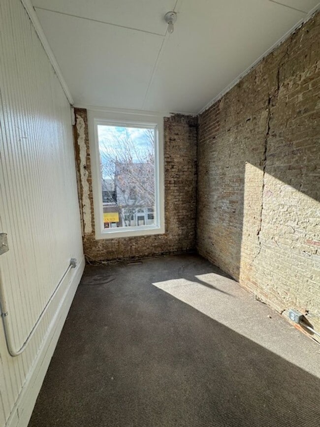 Building Photo - Commercial Building Downtown