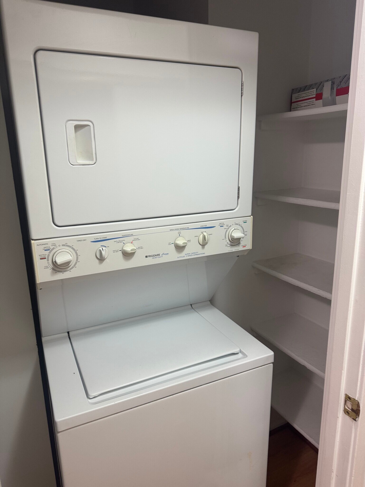 Building Photo - 1600 N Oak St