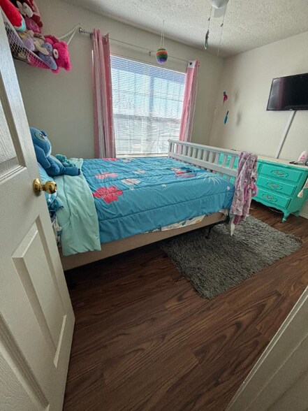 Building Photo - 1301 Parkway Dr NW