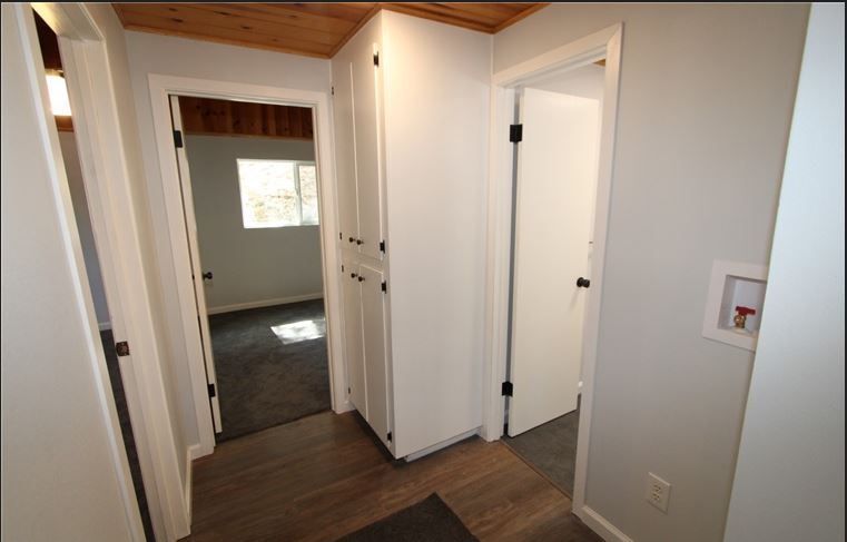 Building Photo - 884 Spruce Ln